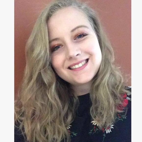 Meet your Posher, Cassandra - Picture 1 of 1